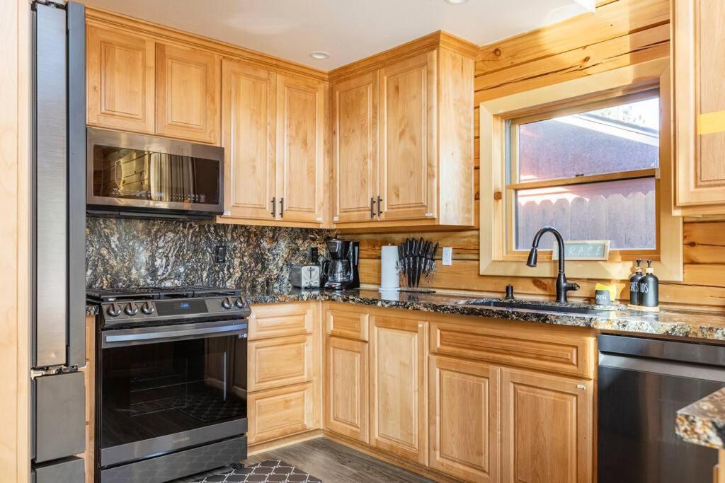 Modern Family Cabin Mins To Lake, Slopes & Hikes Big Bear City Exterior photo
