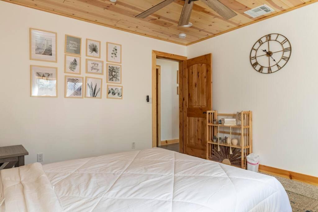 Modern Family Cabin Mins To Lake, Slopes & Hikes Big Bear City Exterior photo