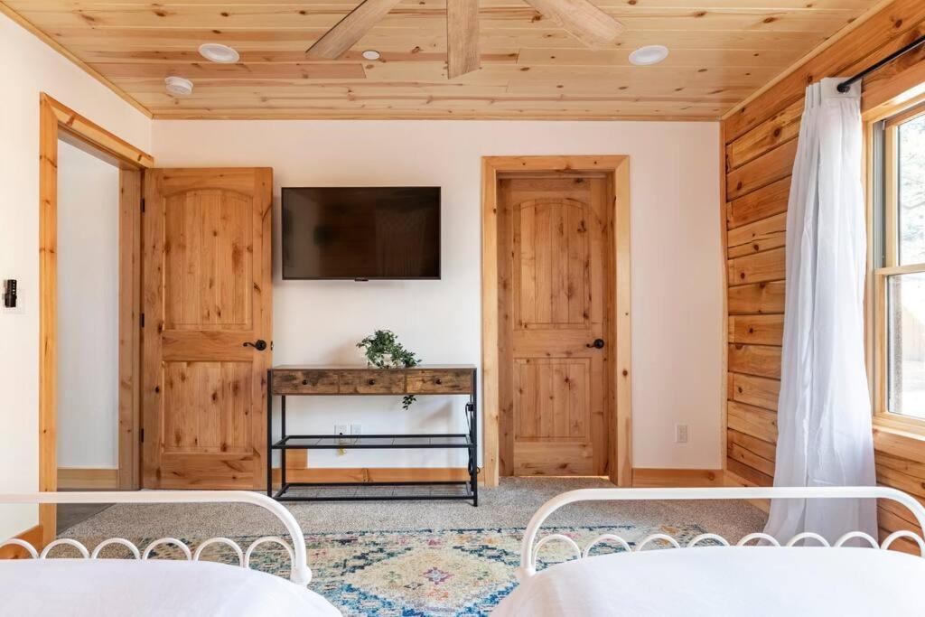 Modern Family Cabin Mins To Lake, Slopes & Hikes Big Bear City Exterior photo