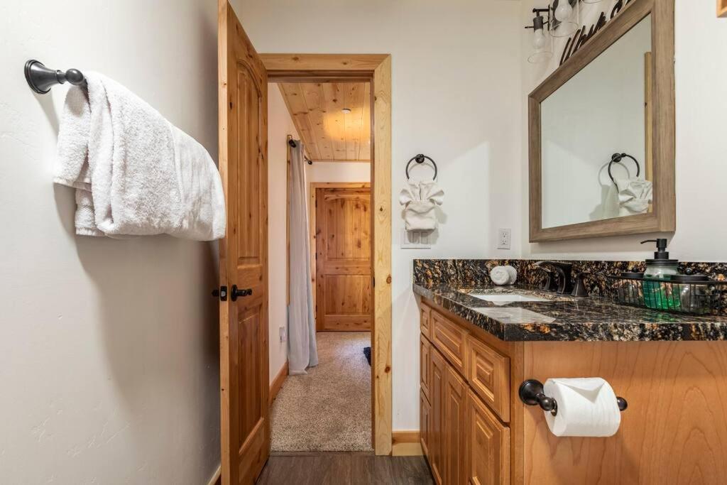 Modern Family Cabin Mins To Lake, Slopes & Hikes Big Bear City Exterior photo