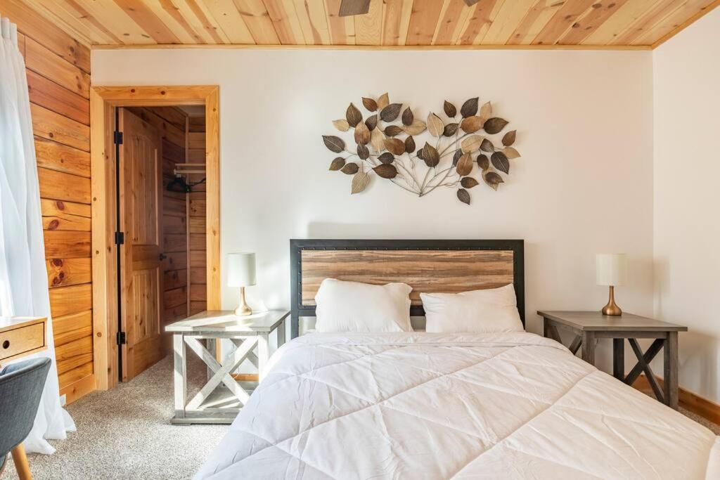 Modern Family Cabin Mins To Lake, Slopes & Hikes Big Bear City Exterior photo